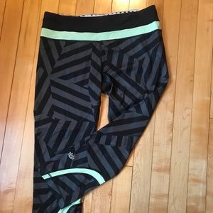 Lululemon Seawheeze 2014 Inspire crop II